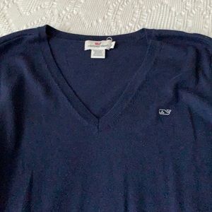 Woman’s V neck Vineyard vines Lightweight sweater